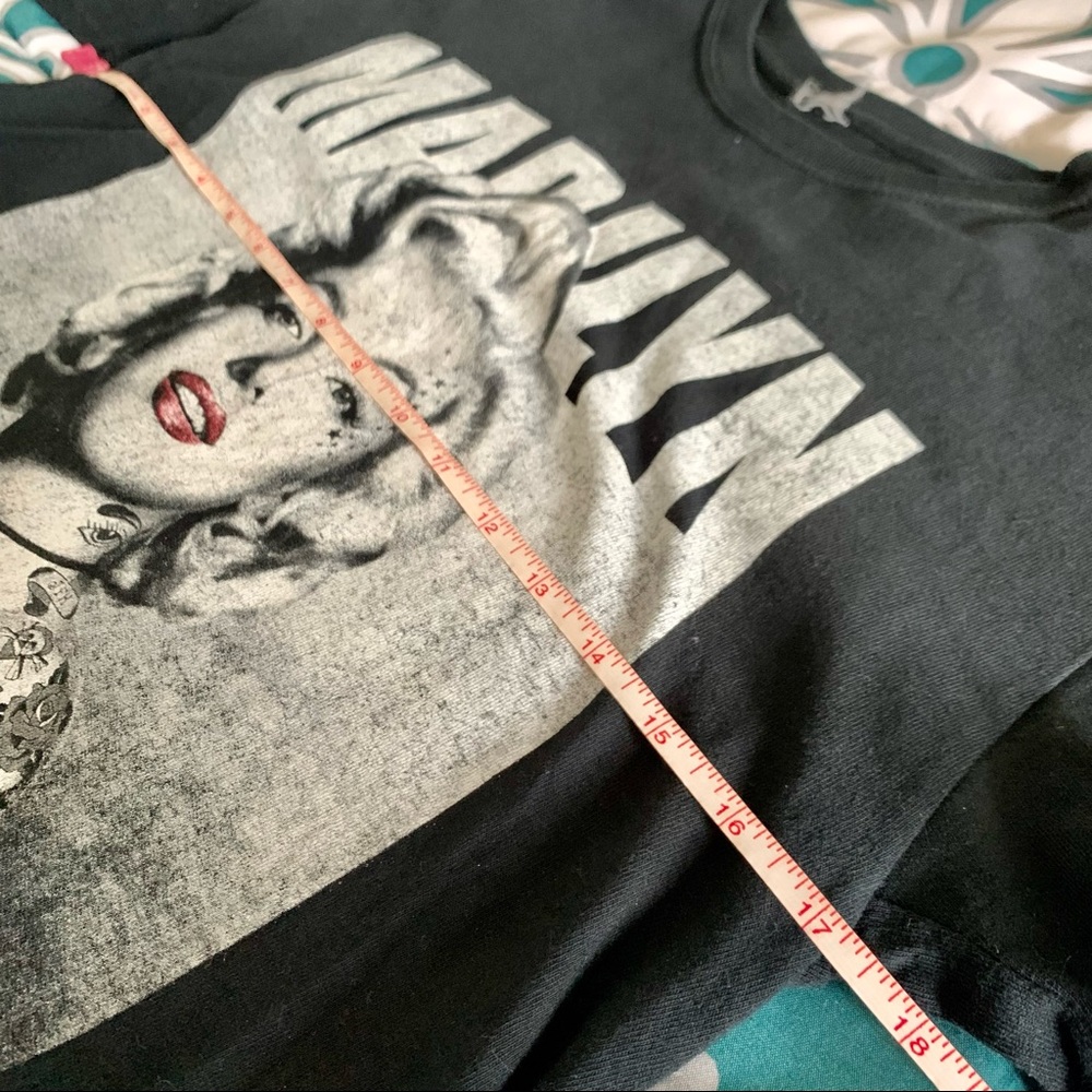 Black Graphic Marilyn Short Sleeve Tee - Picture 4 of 5